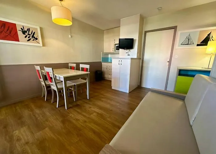 Mandelieu / Appartement Climatise 4 Prsn / Piscine