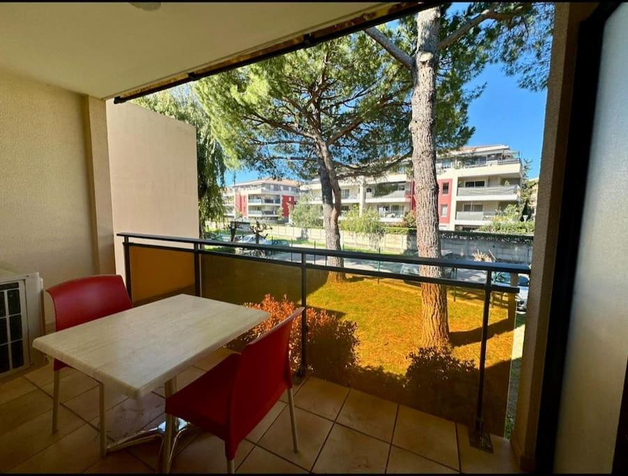 Apartment / Climatise 4 Prsn / Piscine *